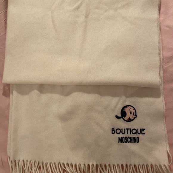 MOSCHINO x Olive Oyl Wool Fringe Scarf - Picture 3 of 4